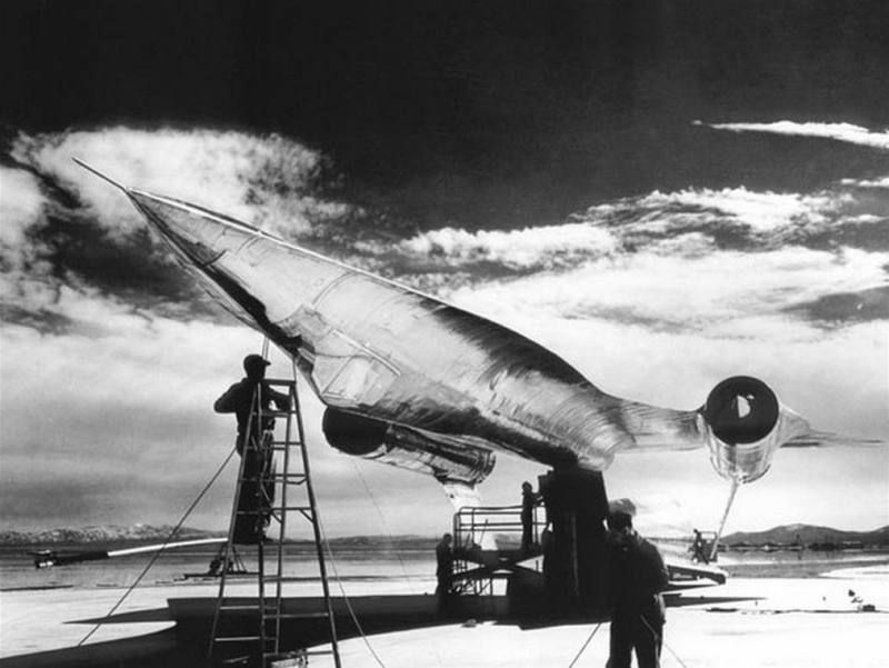 Illustration for article titled The story of the ultrasecret A-12 Oxcart—father of the SR-71 Blackbird